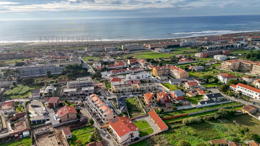 Moradia T3 para Venda em São Felix da Marinha