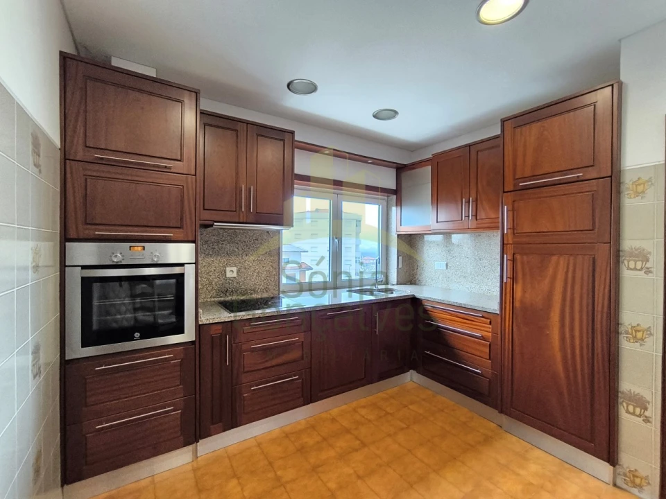 Apartamento T3 para Arrendamento em Darque Foto 1