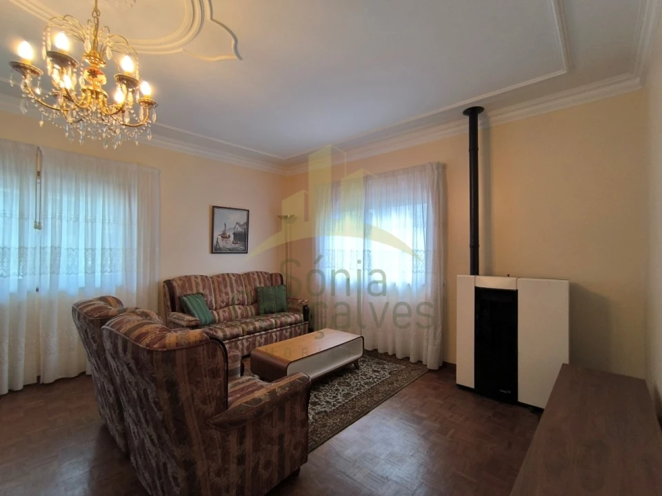 Apartamento T3 para Arrendamento em Darque Foto 4