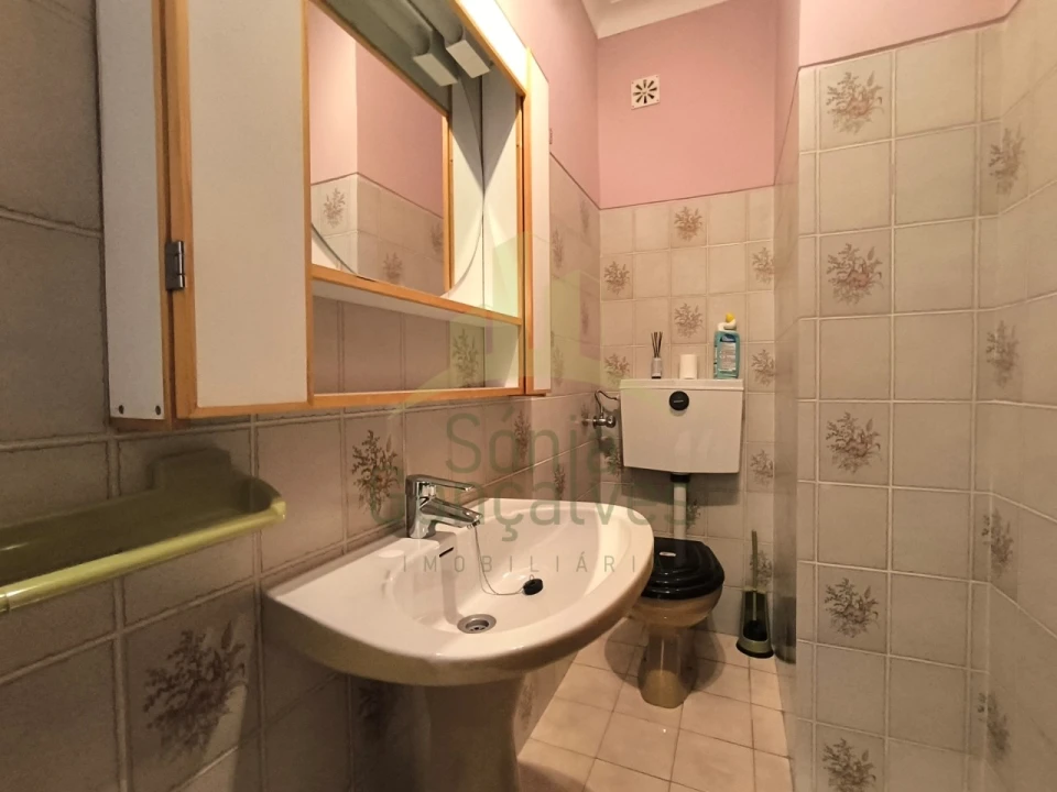 Apartamento T3 para Arrendamento em Darque Foto 14