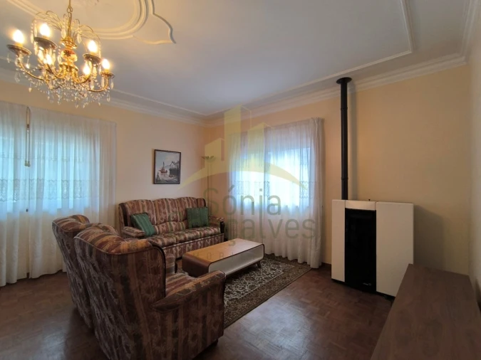 Apartamento T3 para Arrendamento em Darque Foto 4