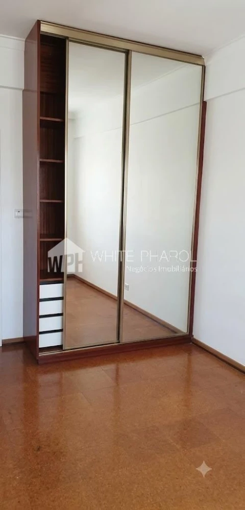 Apartamento T3 para Venda em Ramada e Caneças