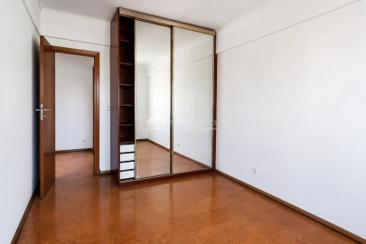 Apartamento T3 para Venda em Ramada e Caneças