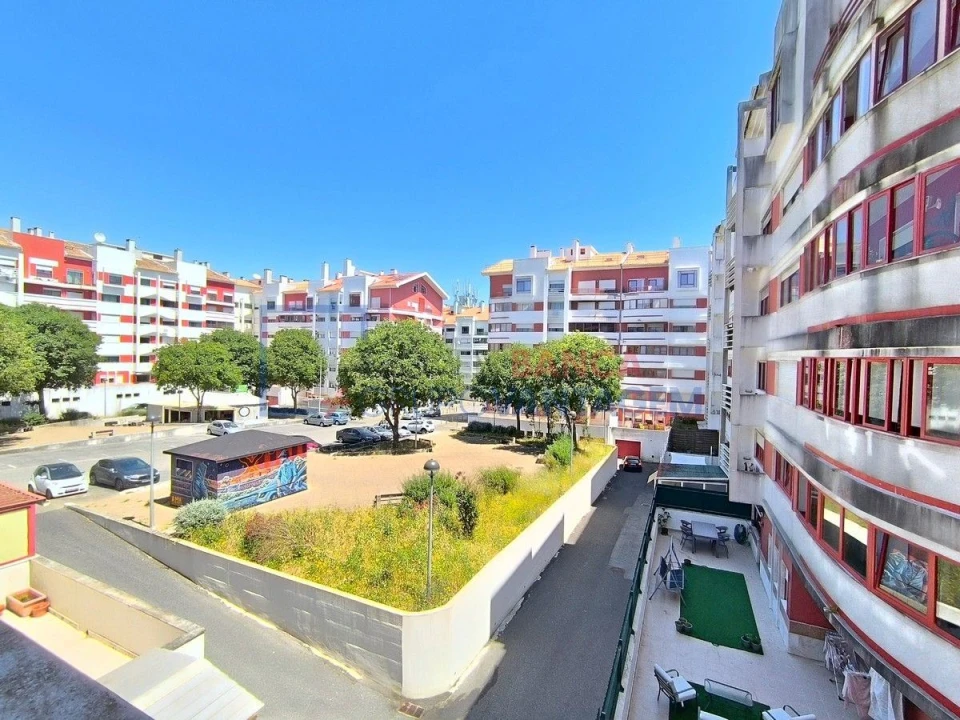 Apartamento T2 para Venda em Algueirão-Mem Martins Foto 7