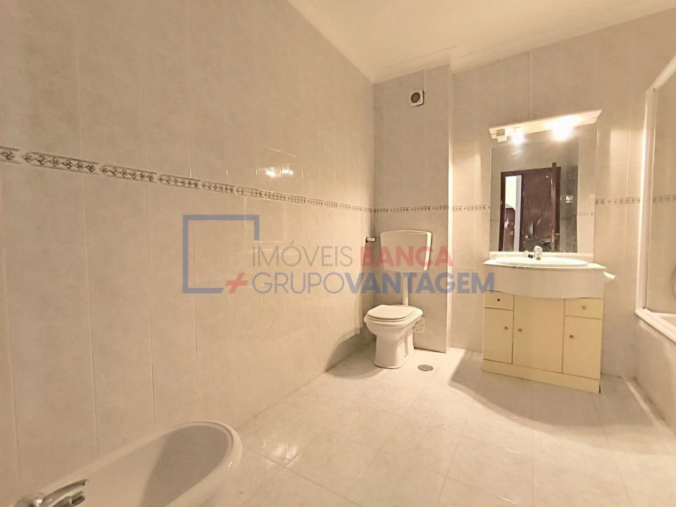 Apartamento T2 para Venda em Algueirão-Mem Martins Foto 9