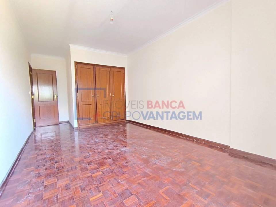 Apartamento T2 para Venda em Algueirão-Mem Martins Foto 12