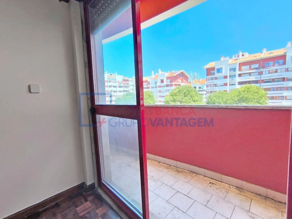 Apartamento T2 para Venda em Algueirão-Mem Martins Foto 17