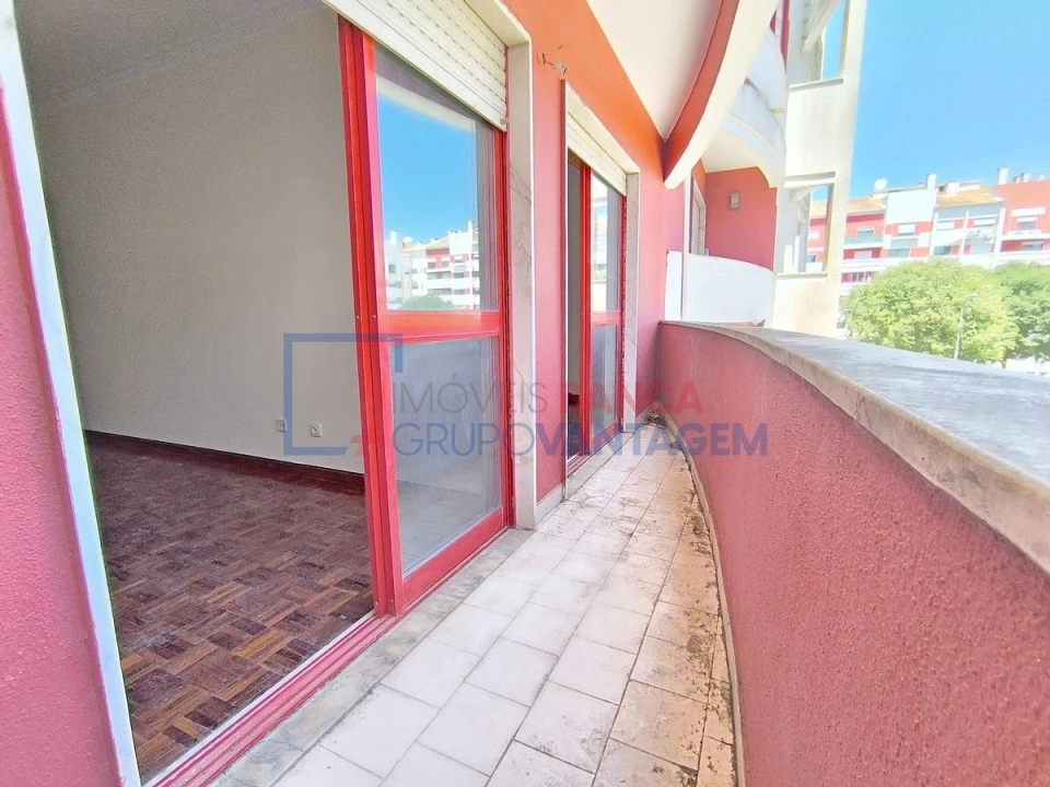 Apartamento T2 para Venda em Algueirão-Mem Martins Foto 19