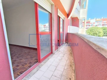 Apartamento T2 para Venda em Algueirão-Mem Martins