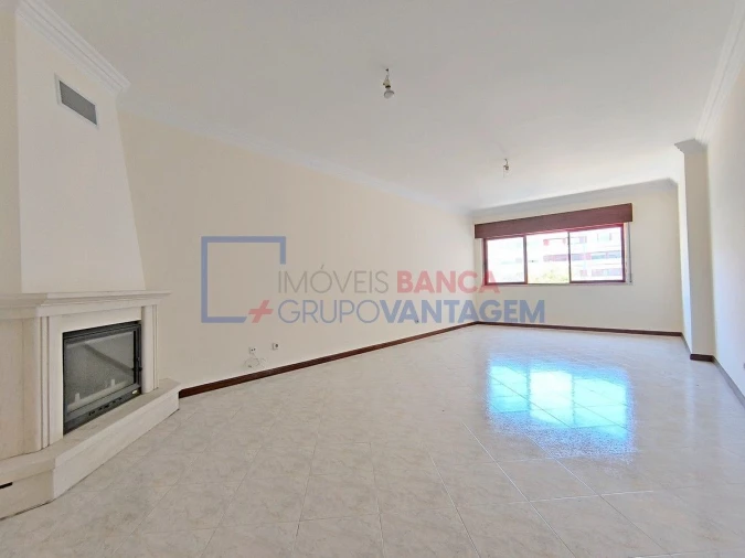 Apartamento T2 para Venda em Algueirão-Mem Martins Foto 2