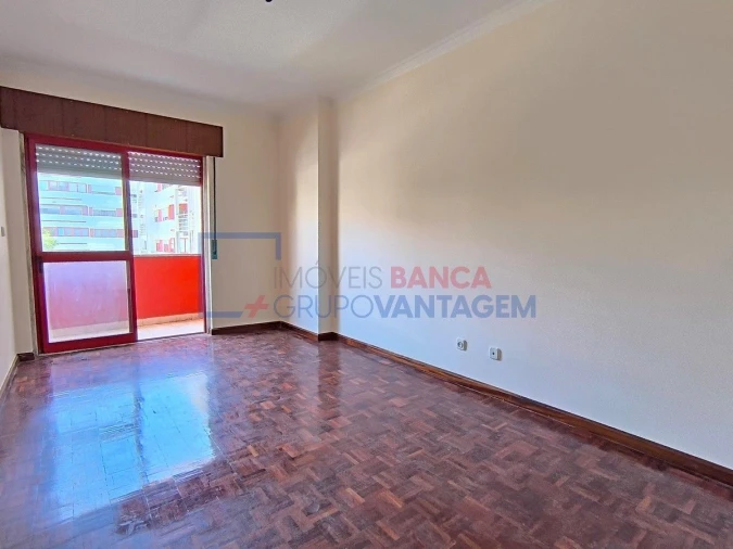 Apartamento T2 para Venda em Algueirão-Mem Martins Foto 14