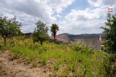 Terreno Misto para Venda em Atouguia