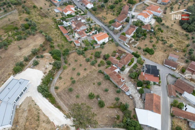 Terreno Misto para Venda em Atouguia Foto 4
