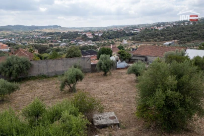 Terreno Misto para Venda em Atouguia