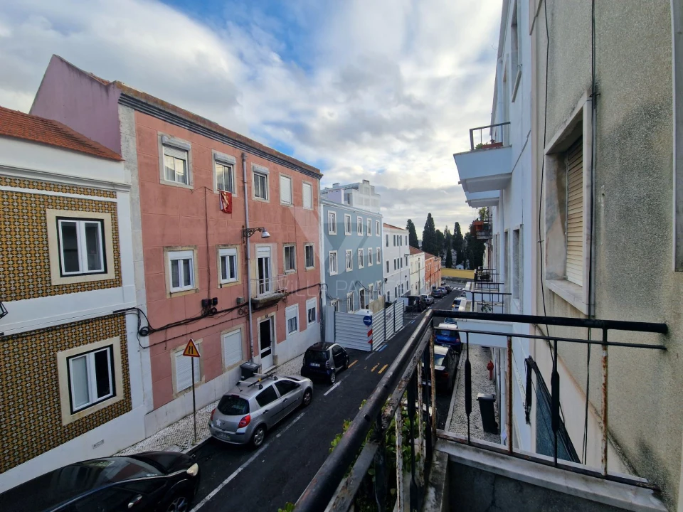Apartamento T1 para Arrendamento em Campo de Ourique Foto 9
