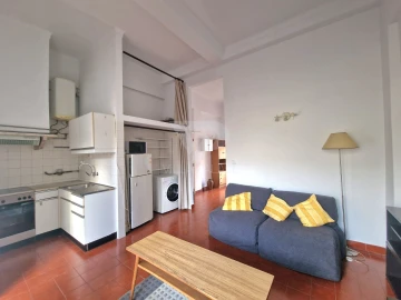 Apartamento T1 para Arrendamento em Campo de Ourique