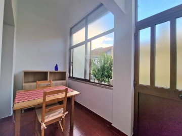 Apartamento T1 para Arrendamento em Campo de Ourique