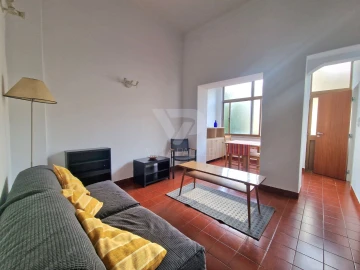 Apartamento T1 para Arrendamento em Campo de Ourique
