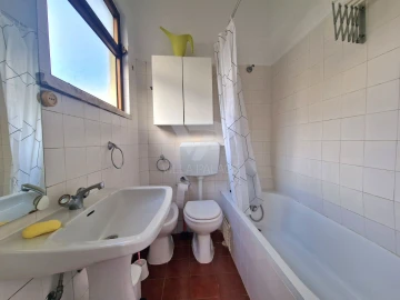 Apartamento T1 para Arrendamento em Campo de Ourique