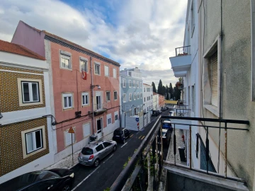 Apartamento T1 para Arrendamento em Campo de Ourique
