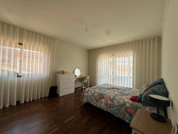 Moradia T3 para Venda em Nogueira e Silva Escura