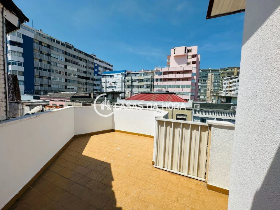 Apartamento T2 para Arrendamento em Almada, Cova da Piedade, Pragal e Cacilhas Foto 1