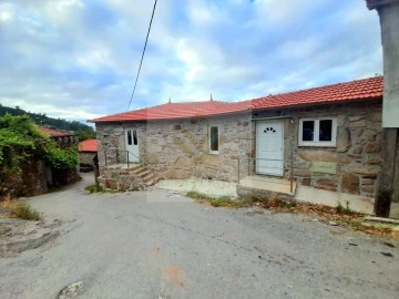 Moradia T2 para Venda em Arouca e Burgo