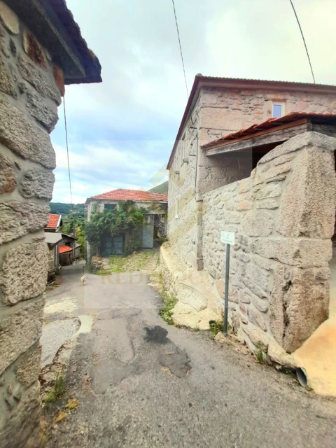 Moradia T2 para Venda em Arouca e Burgo