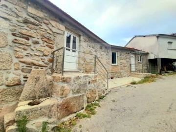Moradia T2 para Venda em Arouca e Burgo
