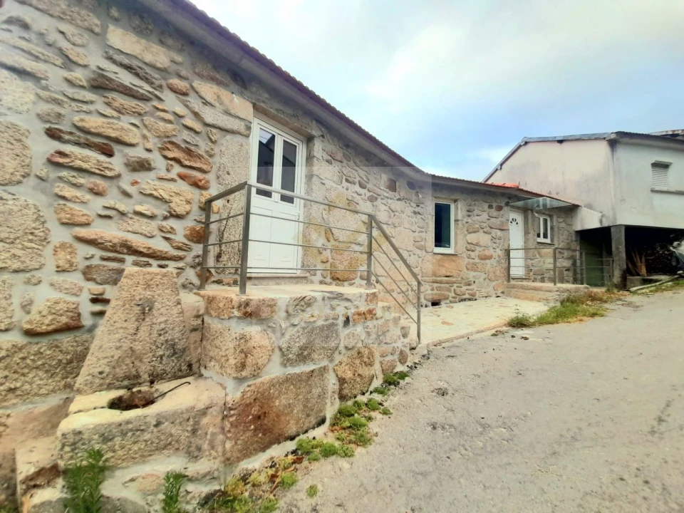 Moradia T2 para Venda em Arouca e Burgo Foto 1