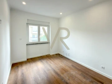 Apartamento T2 para Venda em Venteira
