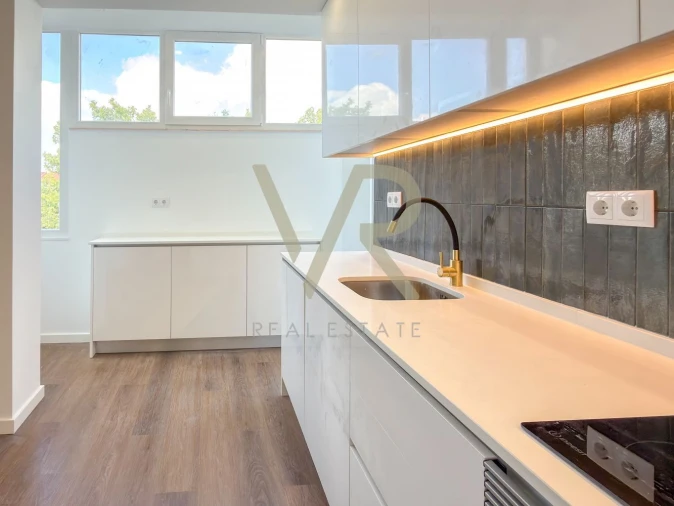 Apartamento T2 para Venda em Venteira Foto 6