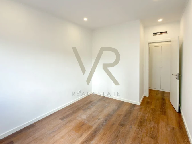 Apartamento T2 para Venda em Venteira Foto 12