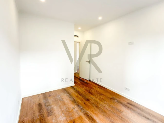 Apartamento T2 para Venda em Venteira Foto 11