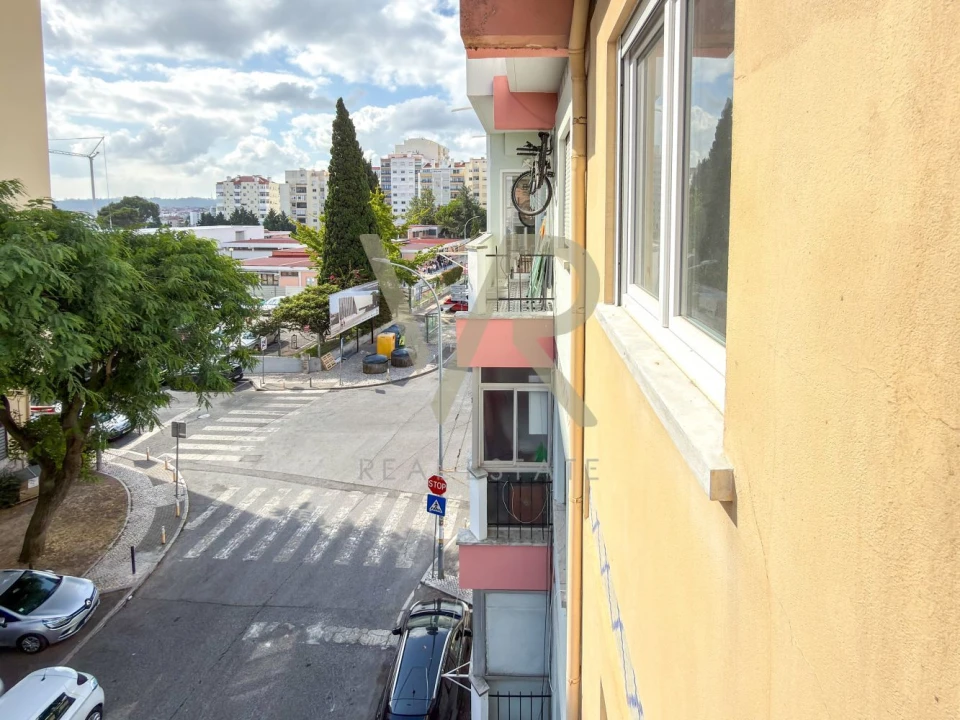Apartamento T2 para Venda em Venteira Foto 18