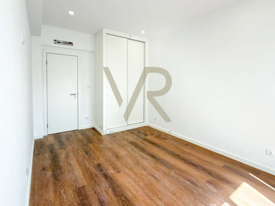 Apartamento T2 para Venda em Venteira Foto 16