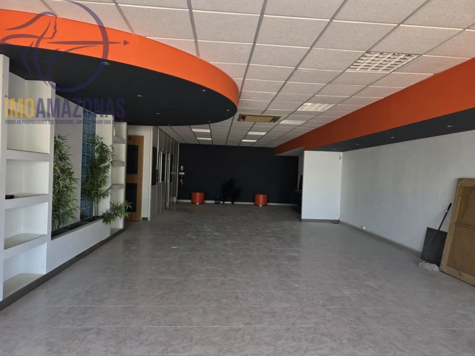 Loja para Venda em Estômbar e Parchal Foto 4