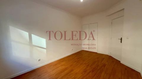 Apartamento T2 para Venda em Algueirão-Mem Martins