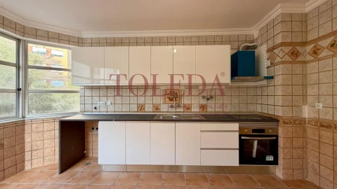 Apartamento T2 para Venda em Algueirão-Mem Martins