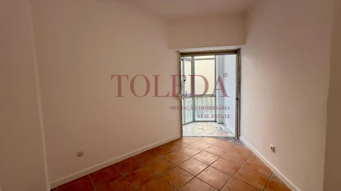 Apartamento T2 para Venda em Algueirão-Mem Martins