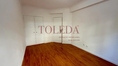 Apartamento T2 para Venda em Algueirão-Mem Martins