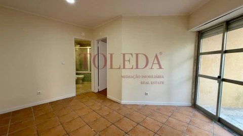 Apartamento T2 para Venda em Algueirão-Mem Martins