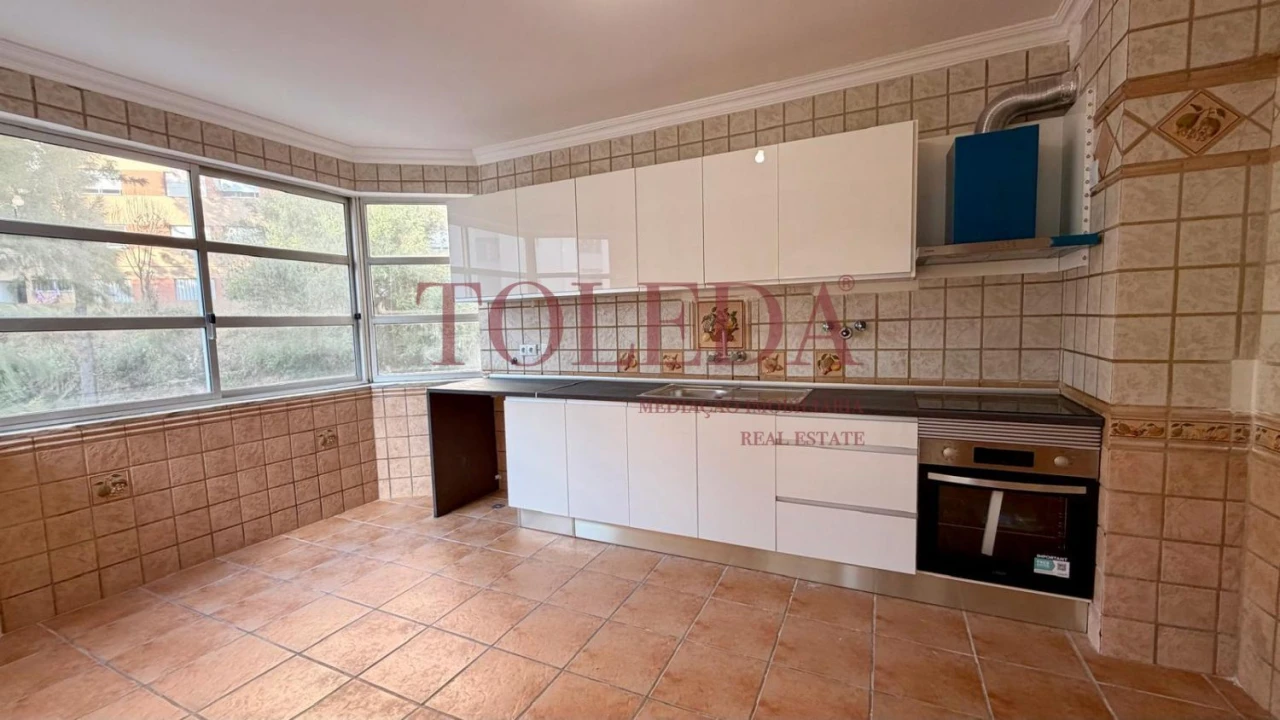 Apartamento T2 para Venda em Algueirão-Mem Martins Foto 10