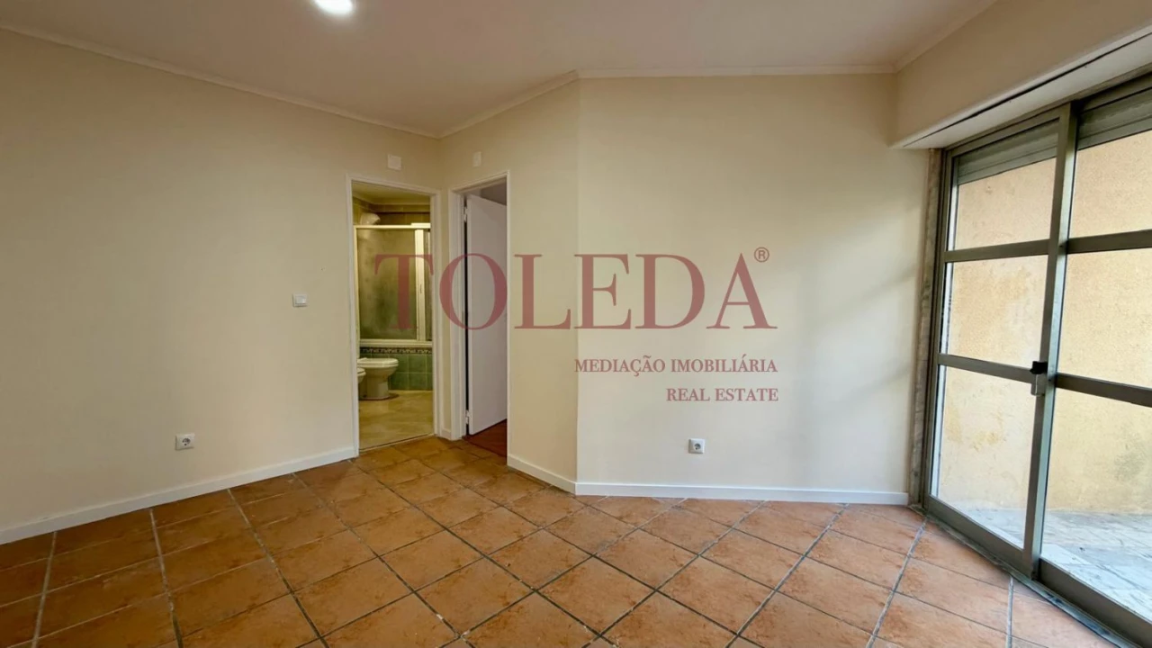Apartamento T2 para Venda em Algueirão-Mem Martins Foto 16