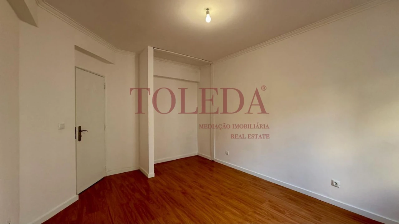 Apartamento T2 para Venda em Algueirão-Mem Martins Foto 37
