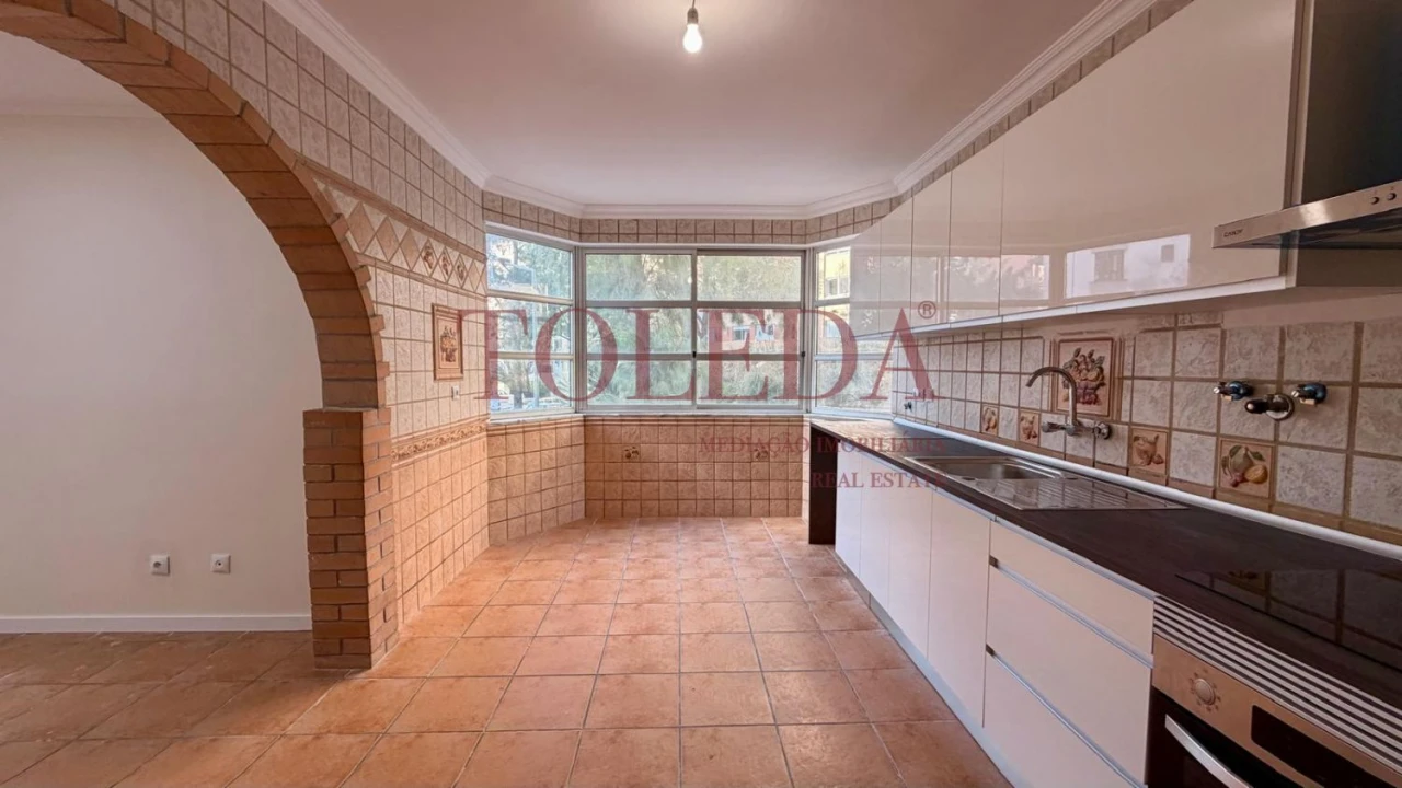 Apartamento T2 para Venda em Algueirão-Mem Martins Foto 9