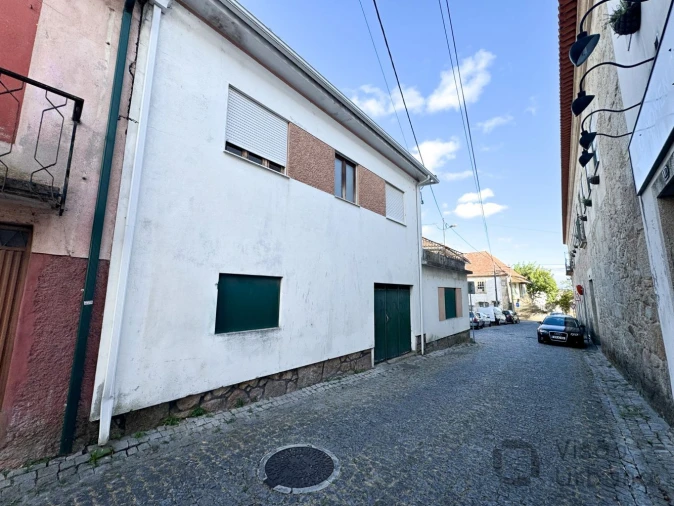 Moradia T6 para Venda em Abraveses Foto 3