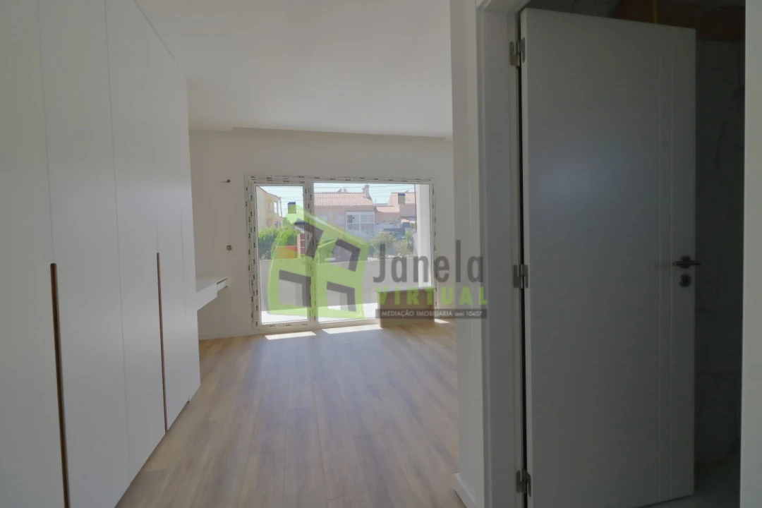 Moradia T3 para Venda em Fernao Ferro Foto 25