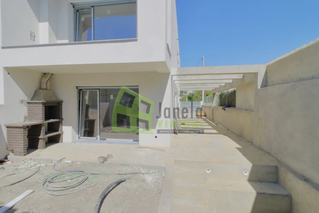 Moradia T3 para Venda em Fernao Ferro Foto 2
