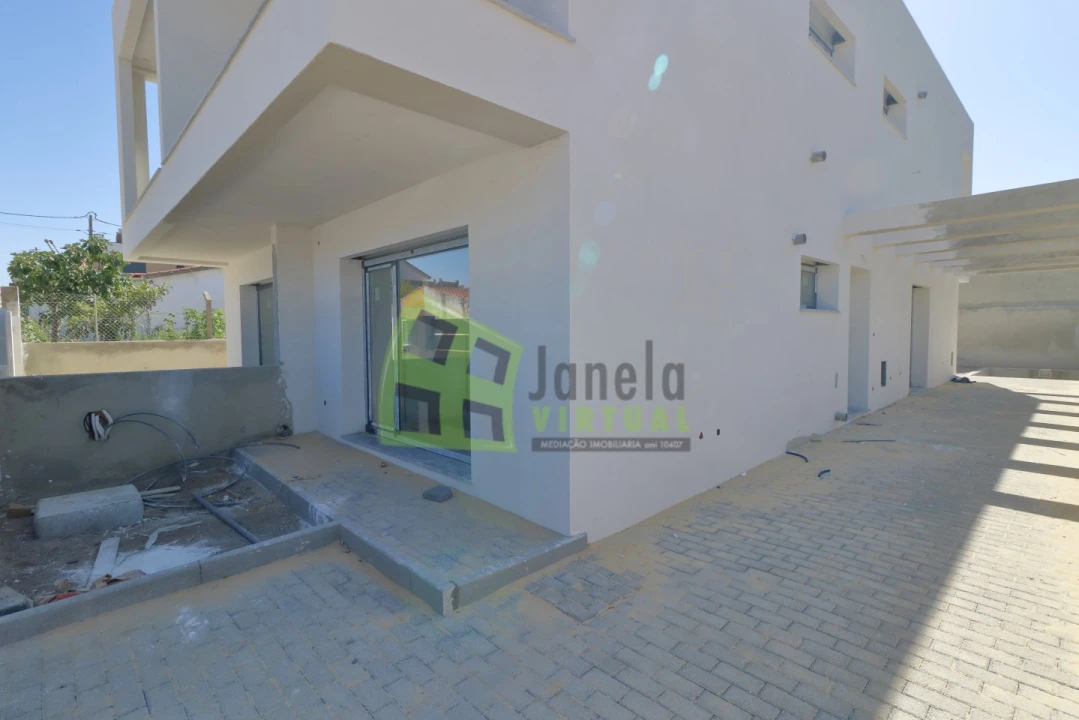 Moradia T3 para Venda em Fernao Ferro Foto 7